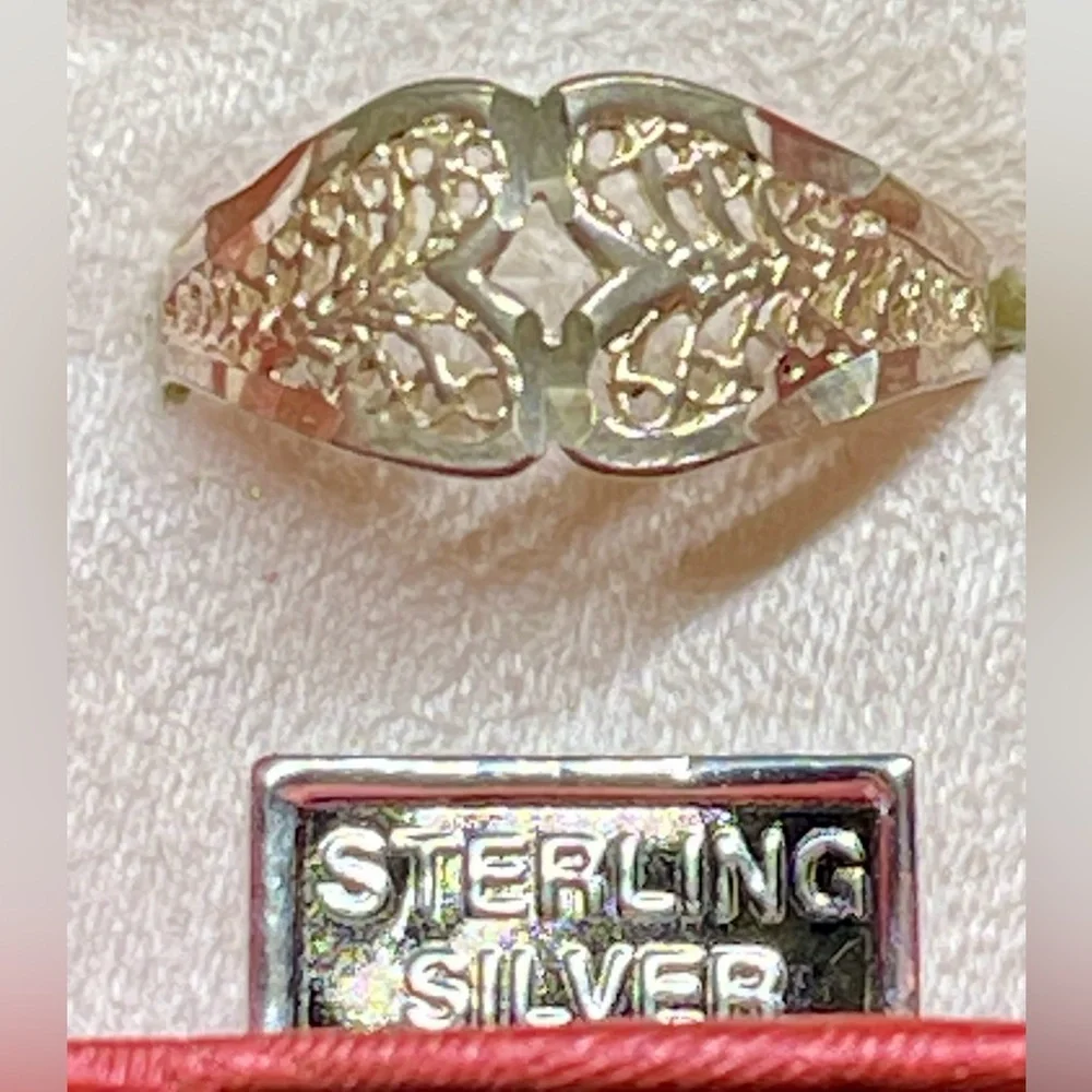 NIB! Elegant 925 Sterling Silver Women's Ring 9 Gift Box Included Heart